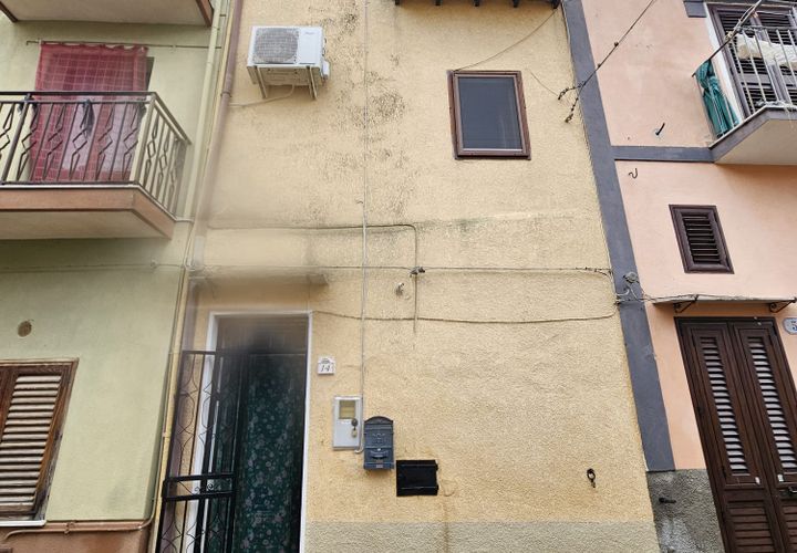 Landsbyhus i Collesano, Palermo, Collesano - € 23.000 | Ref: 10601 - foto 1